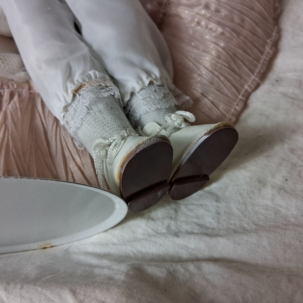 Porcelain Doll Cathy Collection - Picture 5 of 6